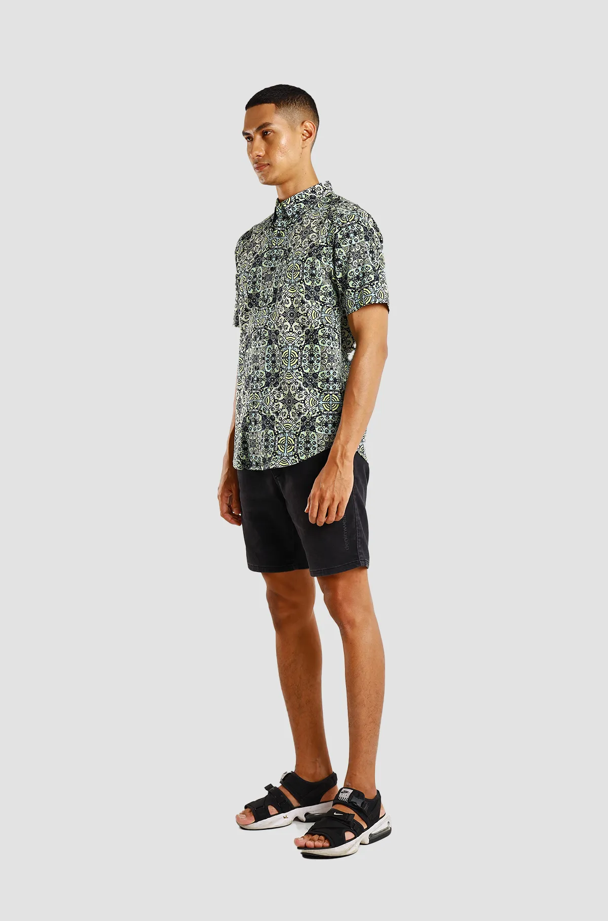 Nusantara Slim Fit Bold in Neon