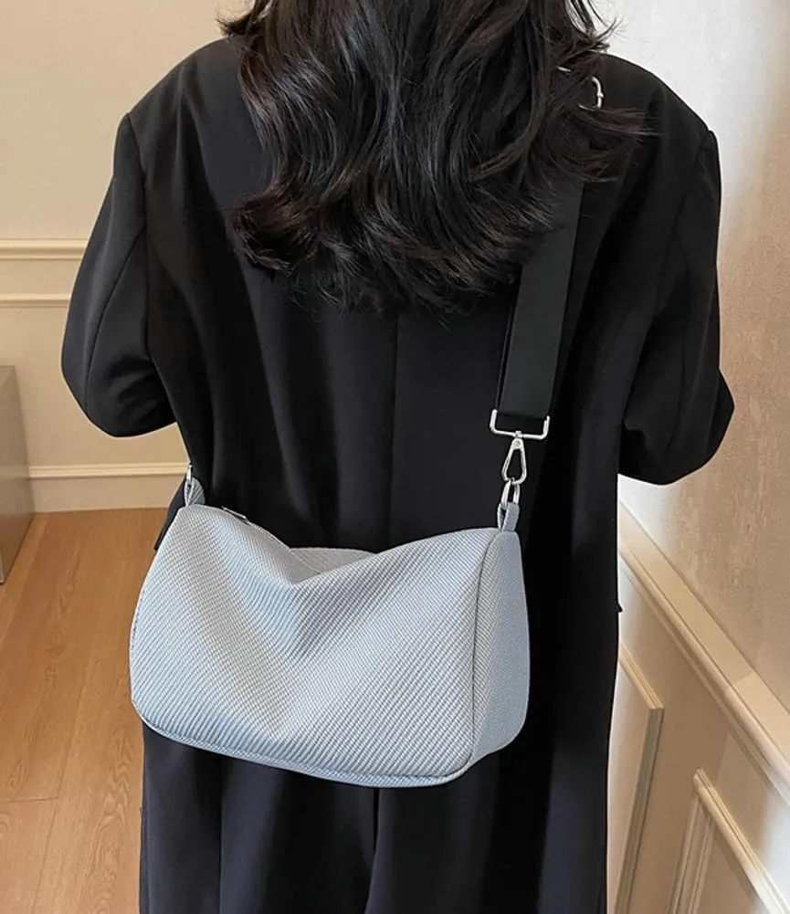 Texture Solid Polyester Shoulder Bag Large Capacity Practical Handbag for Women Tourist Commuter Sling Bags 2025